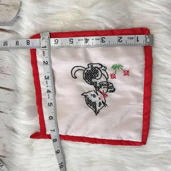 Cat Kitten Hand Embroidered Pot Holder hot pad Red - Picture 3 of 4